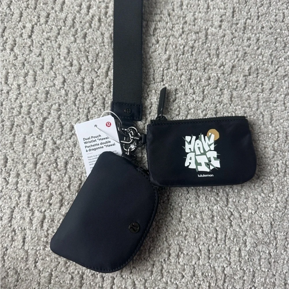 NWT Lululemon Black Dual Pouch Wristlet Hawaii pochette double